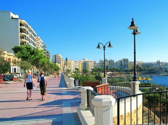 Modern Apartment In The Best Area Of Слима Экстерьер фото